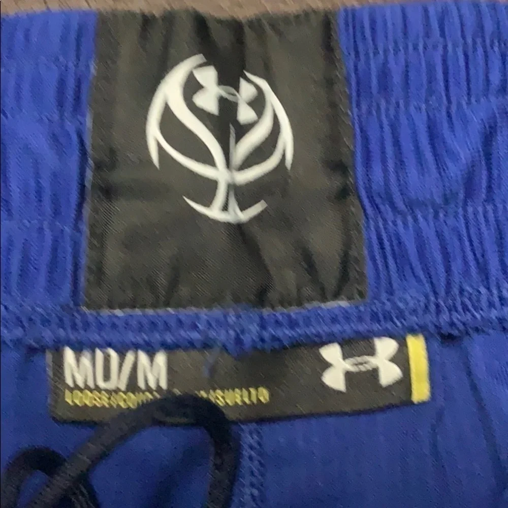 𝅺MENS or Women’s Under Armour Athletic Shorts